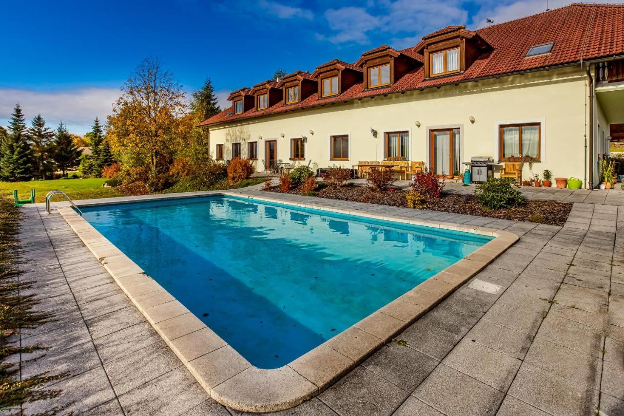 Benesovka Apartamento Vacov Exterior foto