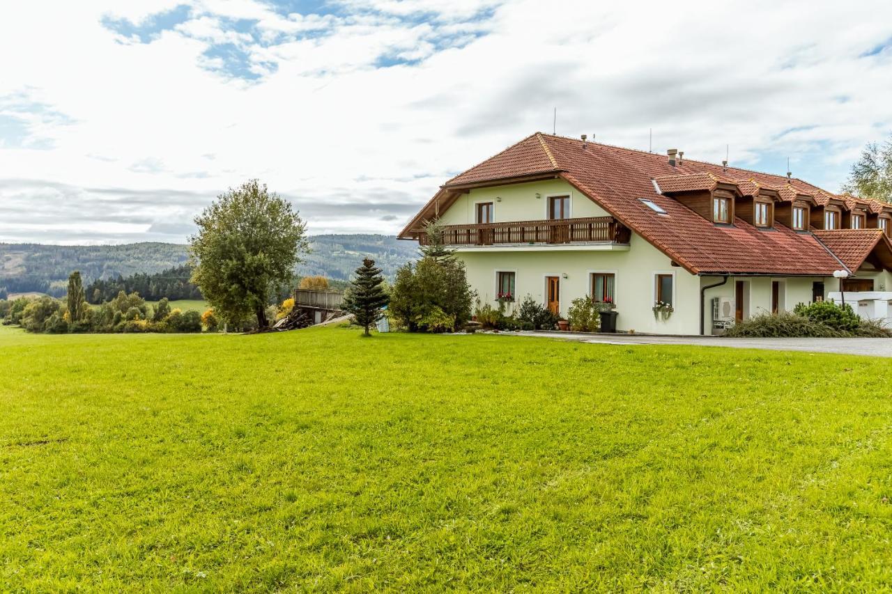 Benesovka Apartamento Vacov Exterior foto
